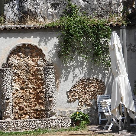 B&B La Tana Dell'Orso Villalago Exteriör bild