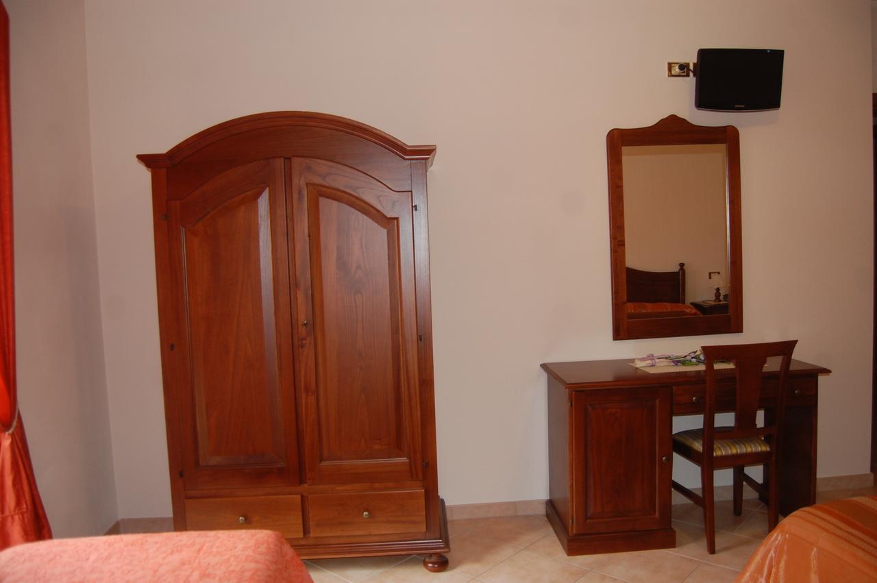 B&B La Tana Dell'Orso Villalago Exteriör bild