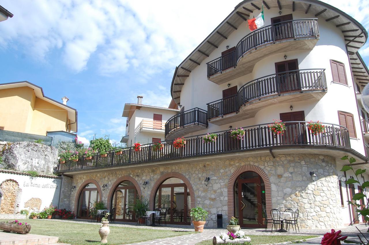B&B La Tana Dell'Orso Villalago Exteriör bild